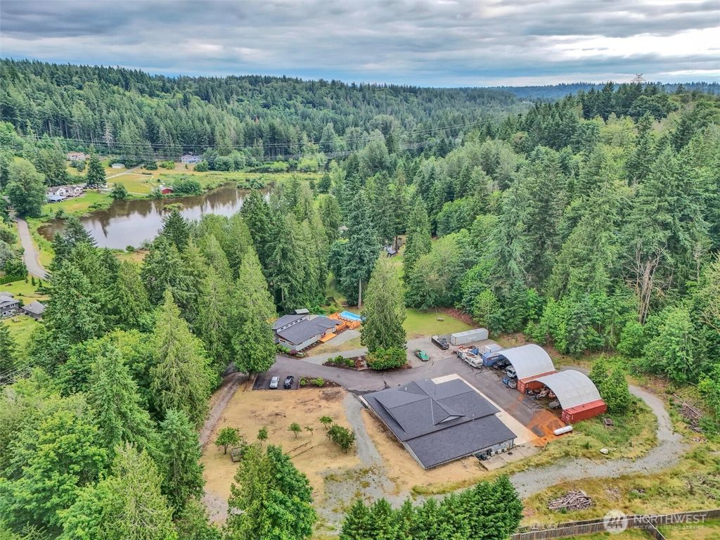 Photo of 16121 Cedar Grove Road SE, Issaquah, WA 98027 (MLS # 2440096)
