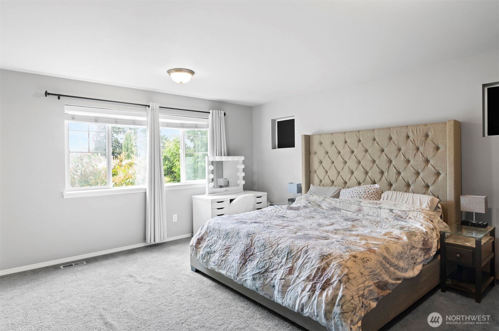 Lynnwood, Washington 98087, United States, 4 Bedrooms Bedrooms, ,3 BathroomsBathrooms,Residential,Active,130544