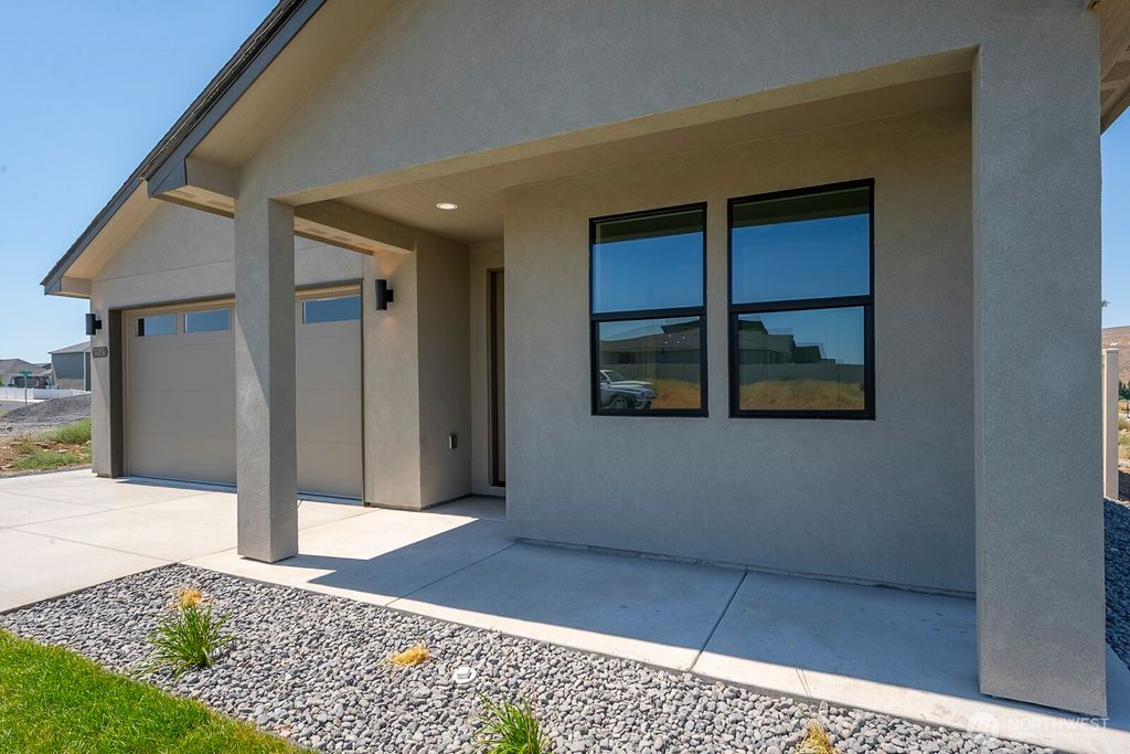 Photo of 1149 9th Avenue NE, Ephrata, WA 98823 (MLS # 2471629)