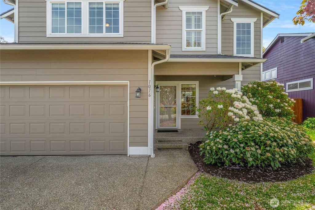 Photo of 1016 99th Street SW, Everett, WA 98204 (MLS # 2517879)