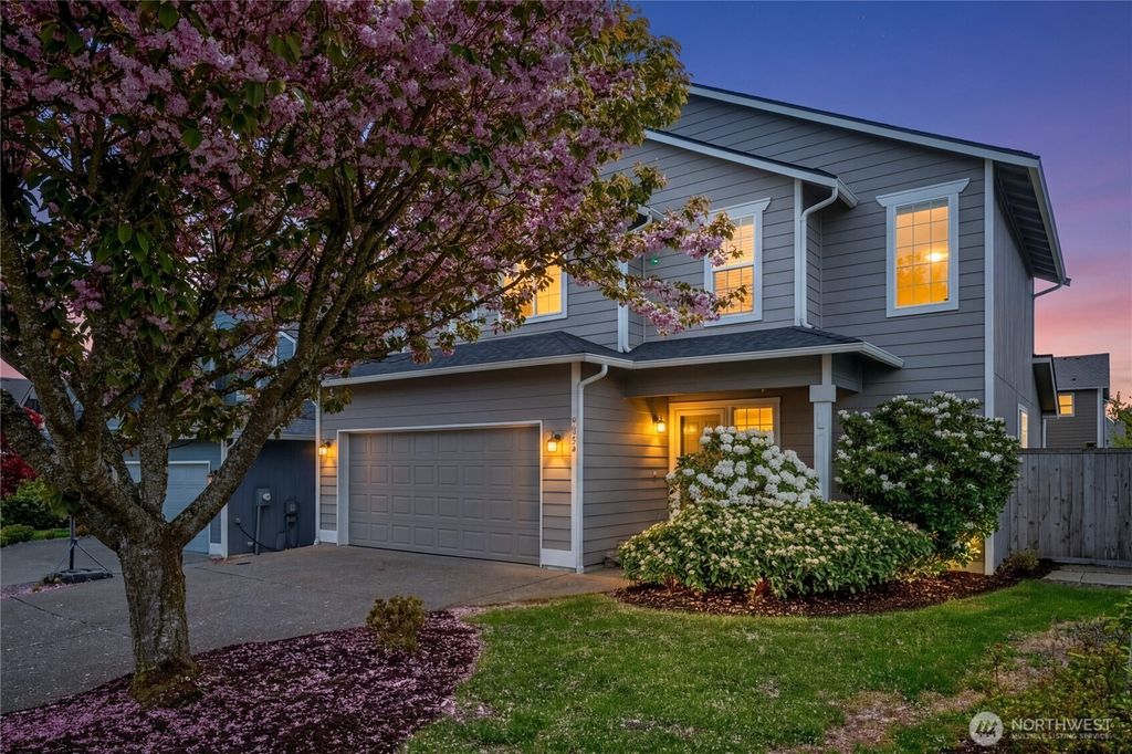 Photo of 1016 99th Street SW, Everett, WA 98204 (MLS # 2517879)