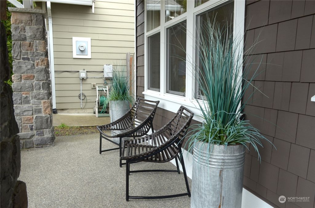Photo of 208 Orcas Place SE, Renton, WA 98059 (MLS # 2054071)