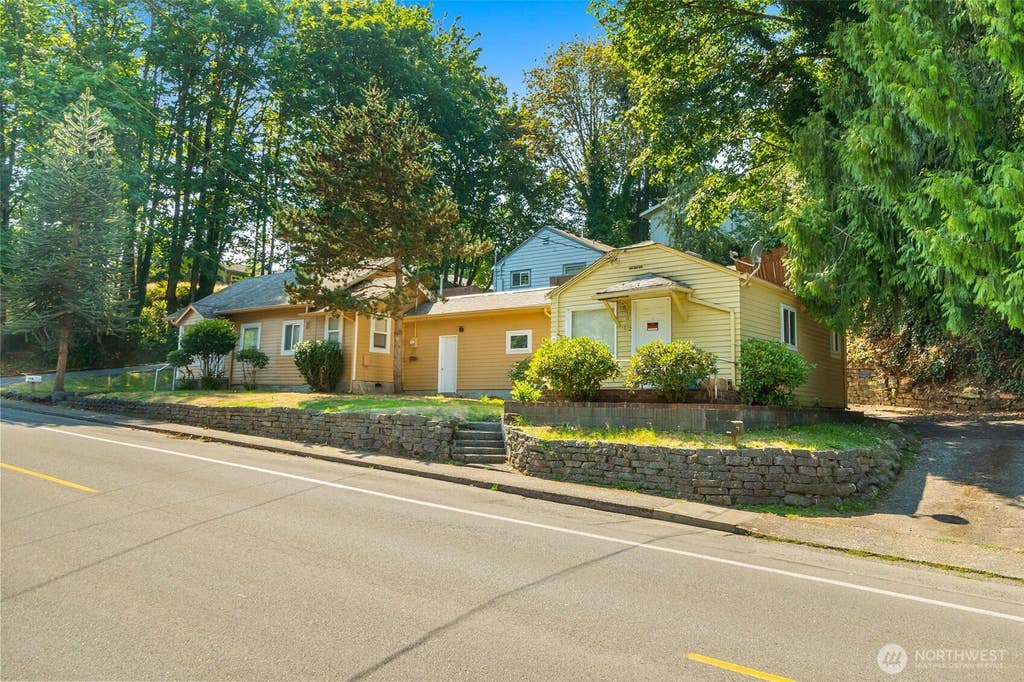 Photo of 101 2nd Avenue NW, Olympia, WA 98512 (MLS # 2573230)