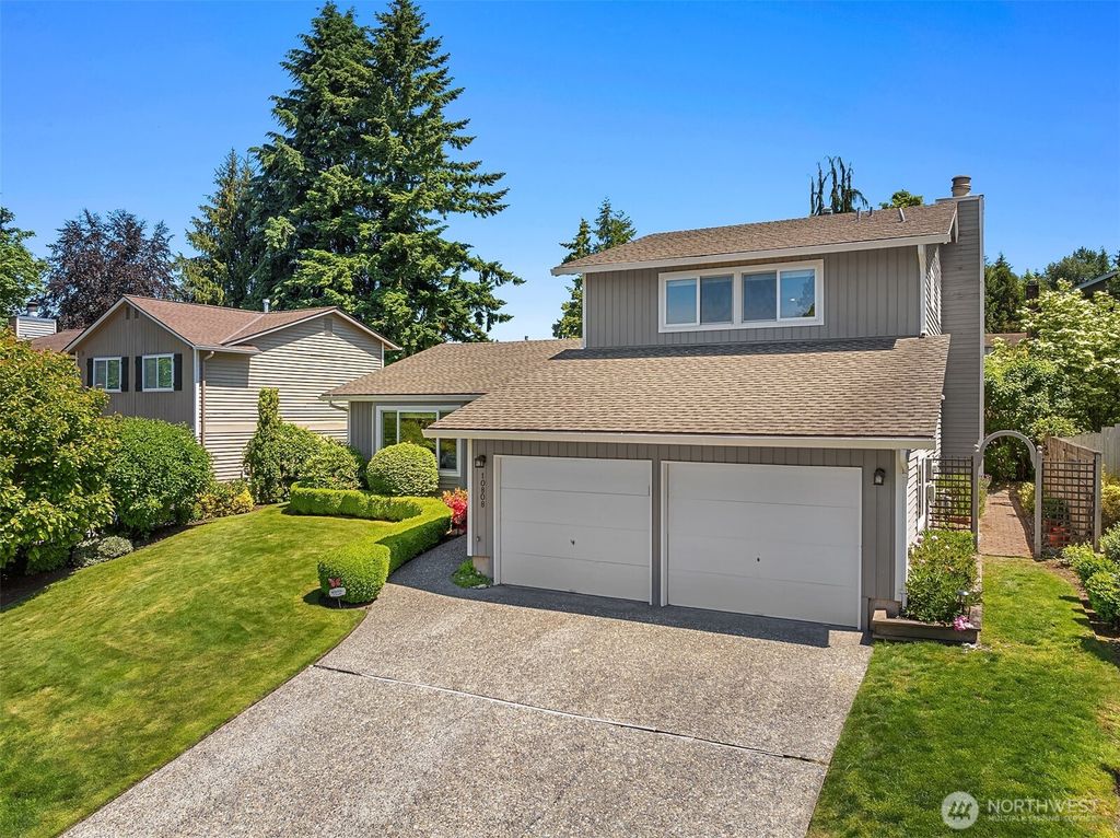 Photo of 10808 158th Court NE, Redmond, WA 98052 (MLS # 2384462)