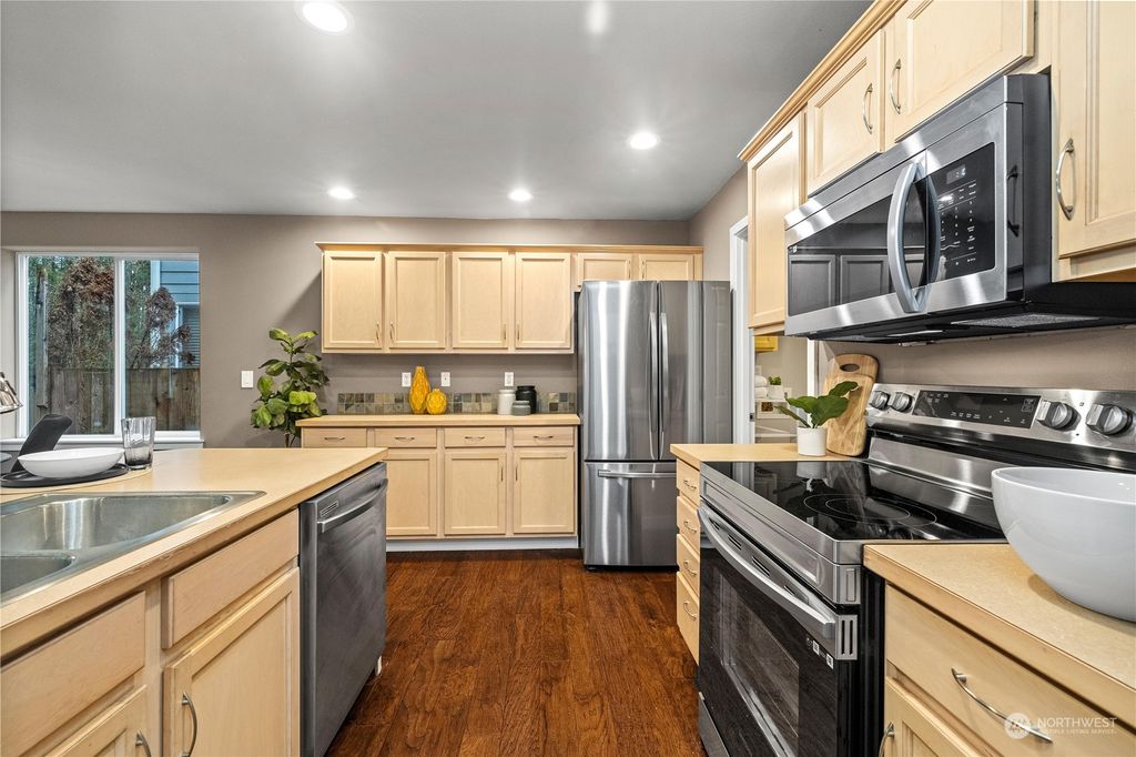Photo of 22423 SE 244th Street, Maple Valley, WA 98038 (MLS # 2189778)