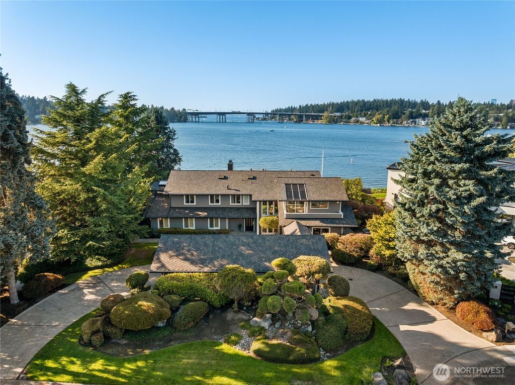 Photo of 106 Cascade Key Ky, Bellevue, WA 98006 (MLS # 2434248)