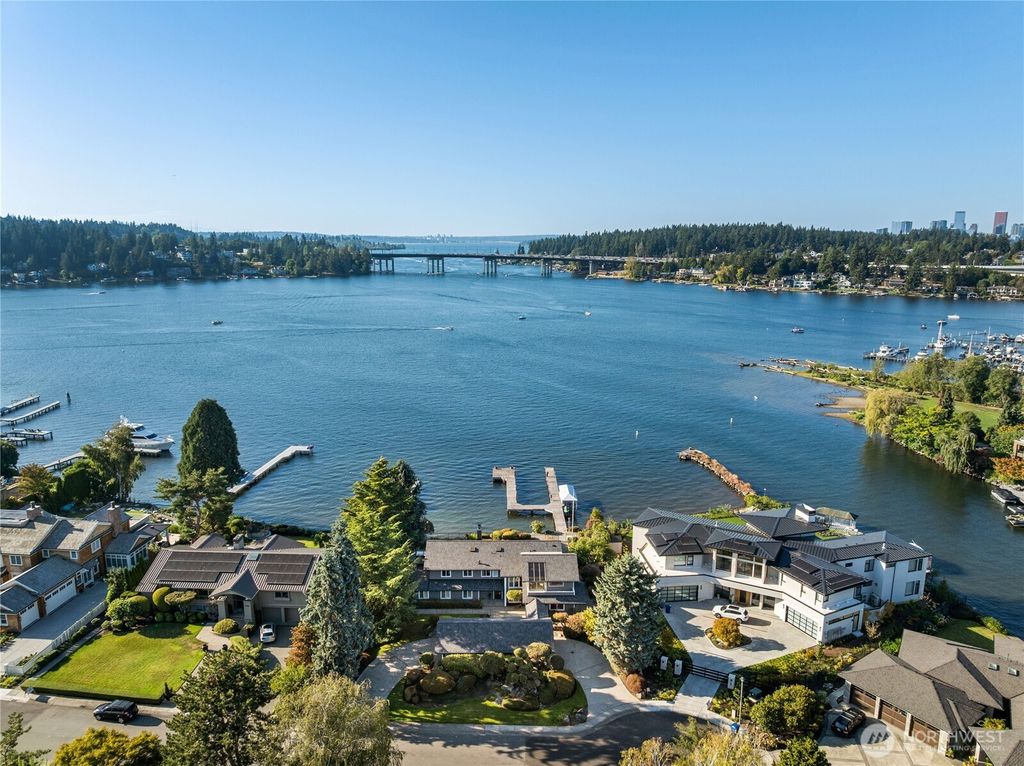 Photo of 106 Cascade Key Ky, Bellevue, WA 98006 (MLS # 2434248)