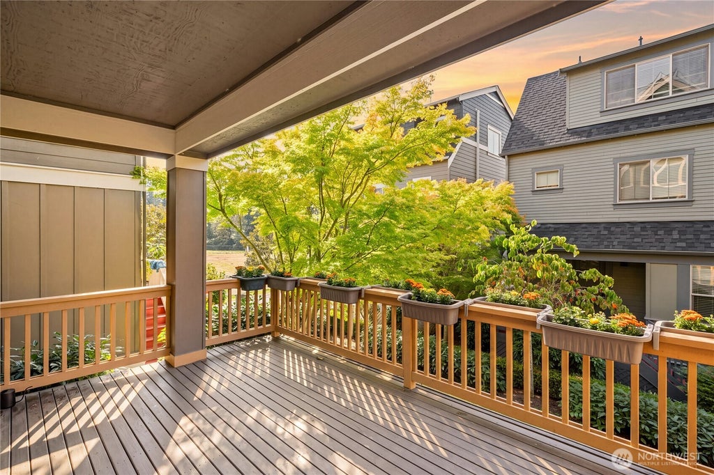 Photo of 365 NE Denny Way, Issaquah, WA 98029 (MLS # 2583664)