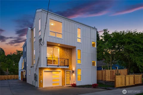 Photo of 106 29th Avenue E, Seattle, WA 98112 (MLS # 2530158)