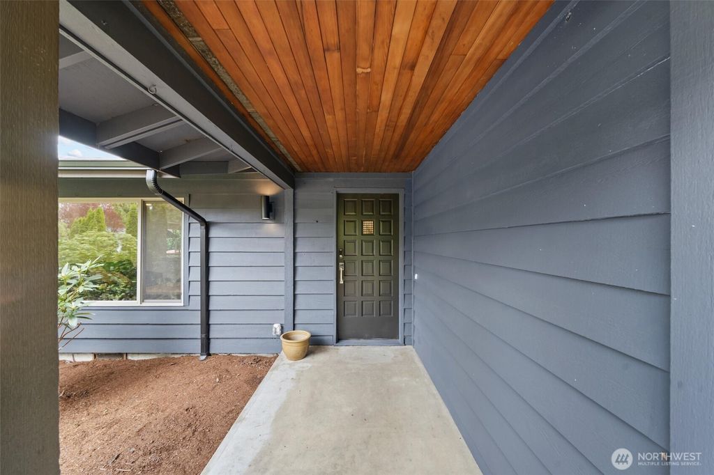 Photo of 19420 143rd Place SE, Renton, WA 98058 (MLS # 2515452)