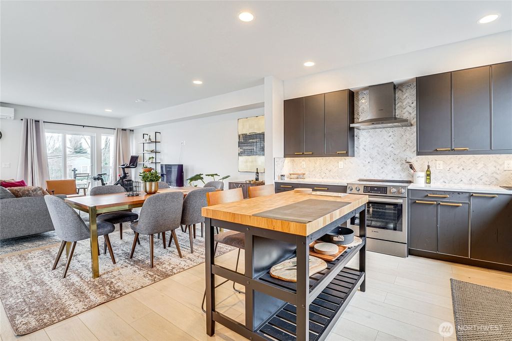 Photo of 2014 E Pine Street #B, Seattle, WA 98122 (MLS # 2453562)