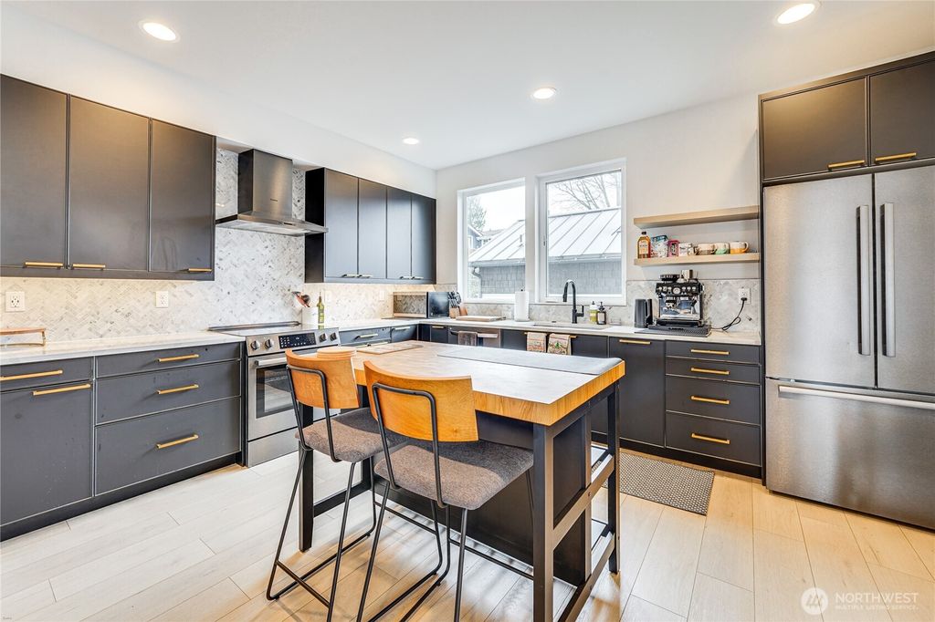 Photo of 2014 E Pine Street #B, Seattle, WA 98122 (MLS # 2453562)