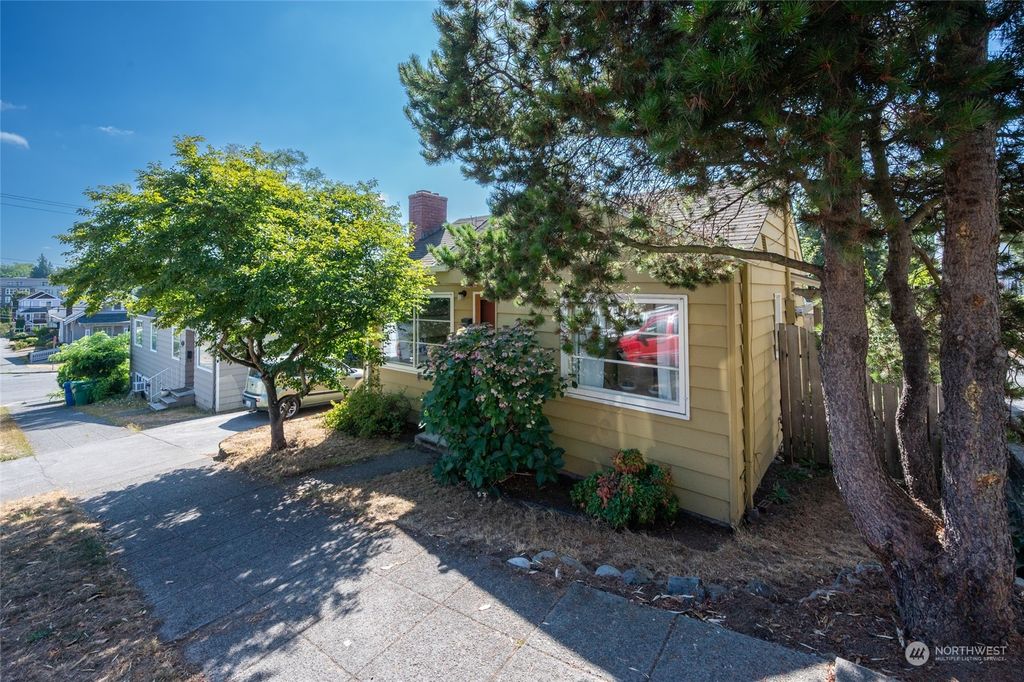 Photo of 1015 N 40th Street, Seattle, WA 98103 (MLS # 2159993)