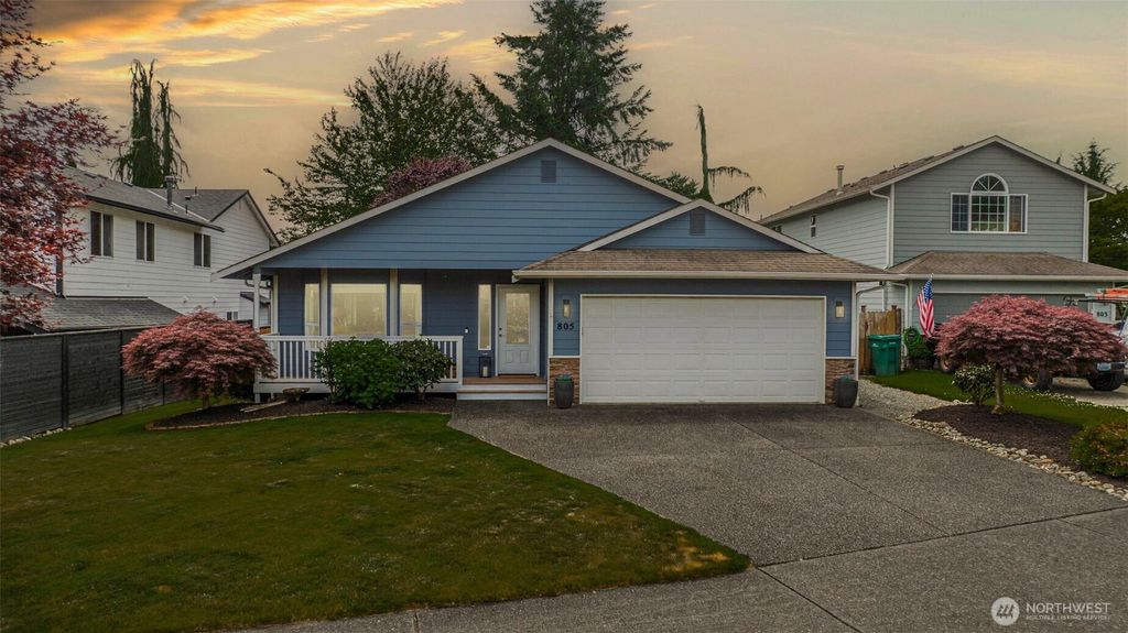 Photo of 805 N Granite Avenue, Granite Falls, WA 98252 (MLS # 2397216)