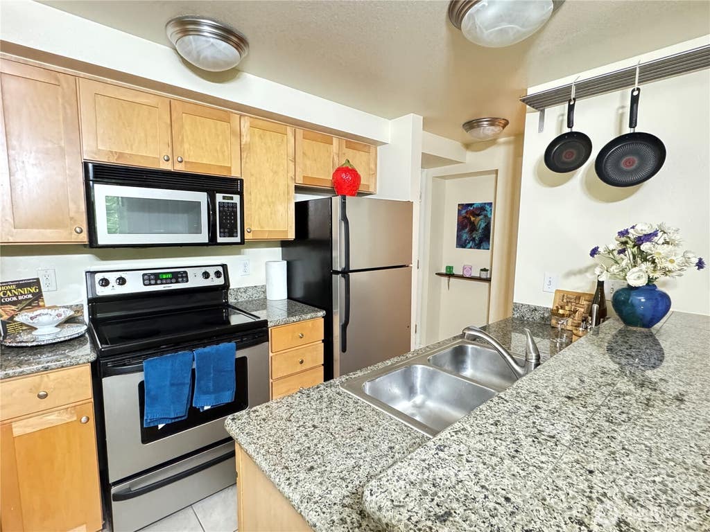 Photo of 300 10th Avenue #B305, Seattle, WA 98122 (MLS # 2549471)