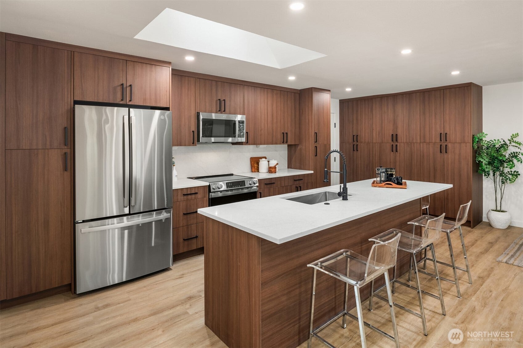 4910 NE 1st Court