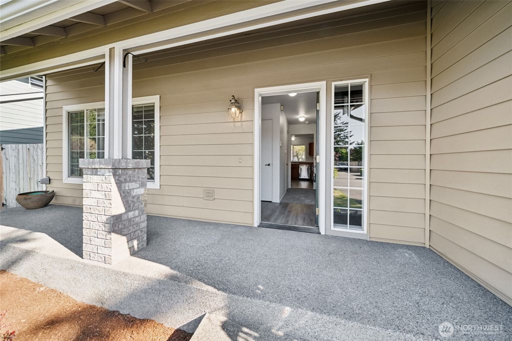 Photo of 24212 SE 261st Place, Maple Valley, WA 98038 (MLS # 2372117)