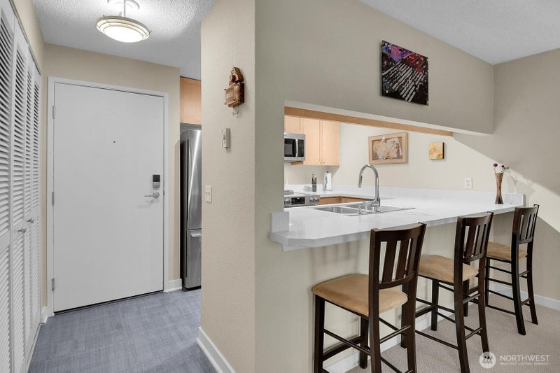 275 W Roy Street 205