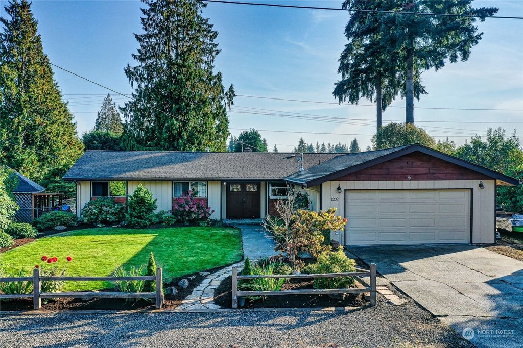 Photo of 1202 180th Street SW, Lynnwood, WA 98037 (MLS # 2004997)
