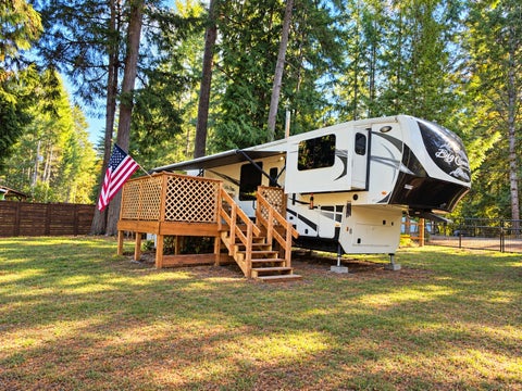 Photo of 331 E Eastlake Drive, Shelton, WA 98584 (MLS # 2596658)