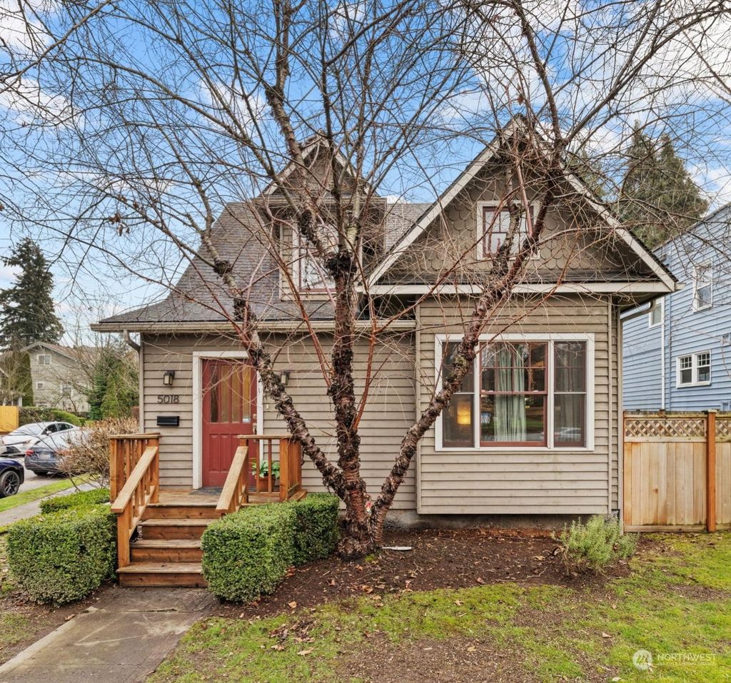 Photo of 5018 Green Lake Way N, Seattle, WA 98103 (MLS # 2319419)