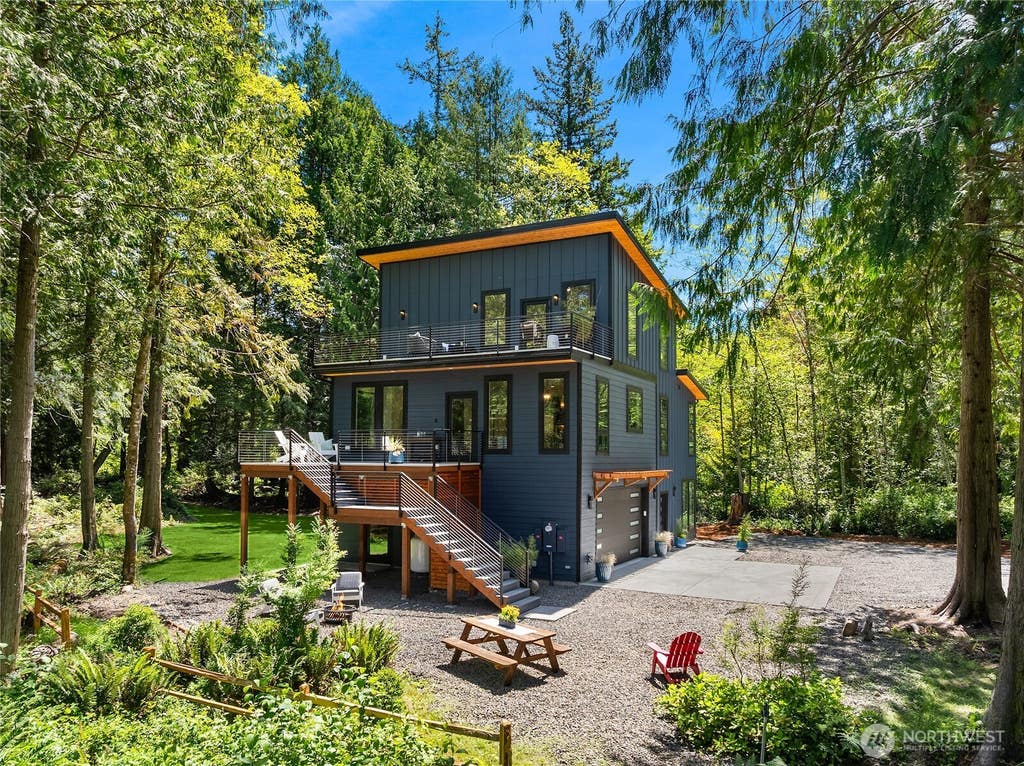 Photo of 10399 NE Pine Way, Bainbridge Island, WA 98110 (MLS # 2538939)