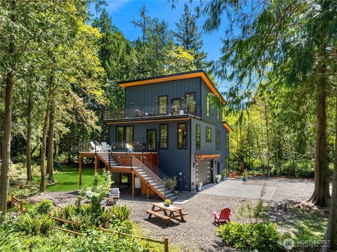 Photo of 10399 NE Pine Way, Bainbridge Island, WA 98110 (MLS # 2538939)