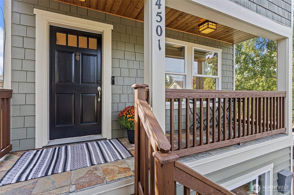 Photo of 4501 39th Avenue S, Seattle, WA 98118 (MLS # 2585975)
