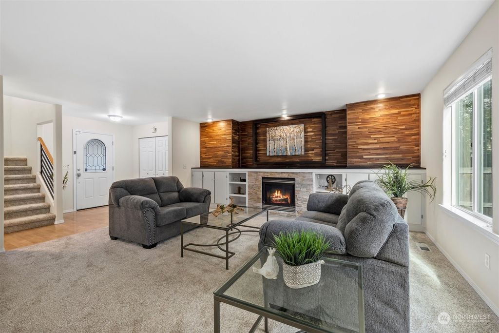 Photo of 1209 149th Street SW, Lynnwood, WA 98087 (MLS # 2232009)