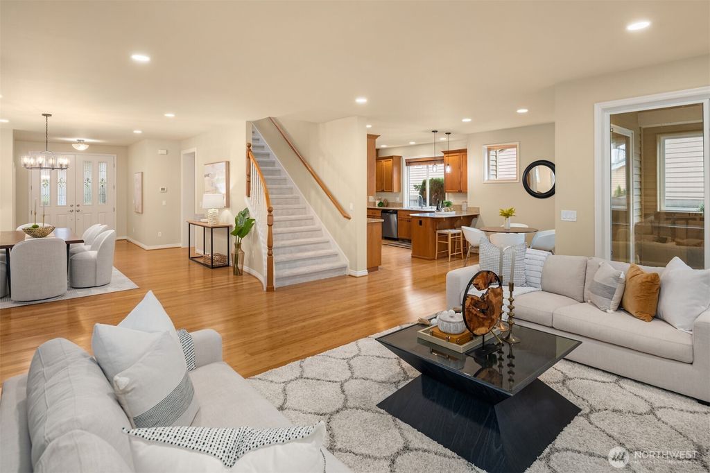 Photo of 818 S 36th Place, Renton, WA 98055 (MLS # 2468919)