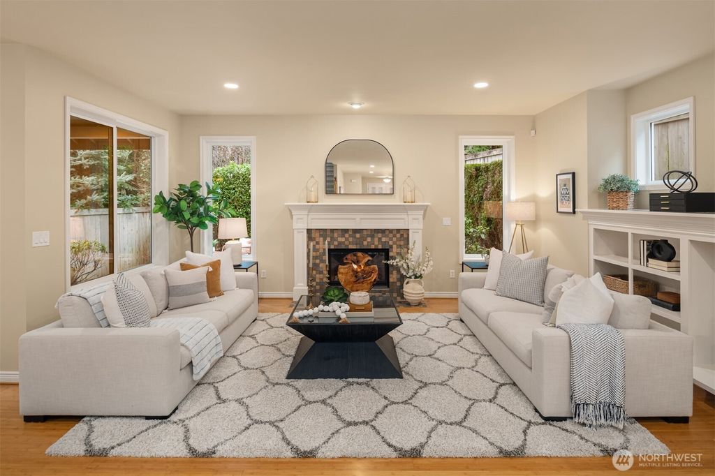 Photo of 818 S 36th Place, Renton, WA 98055 (MLS # 2468919)