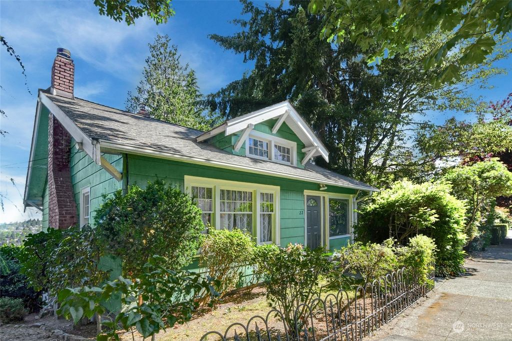 Photo of 22 W Fulton Street, Seattle, WA 98119 (MLS # 2252298)