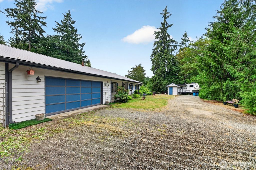 Photo of 37914 34th Avenue S, Roy, WA 98580 (MLS # 2558560)