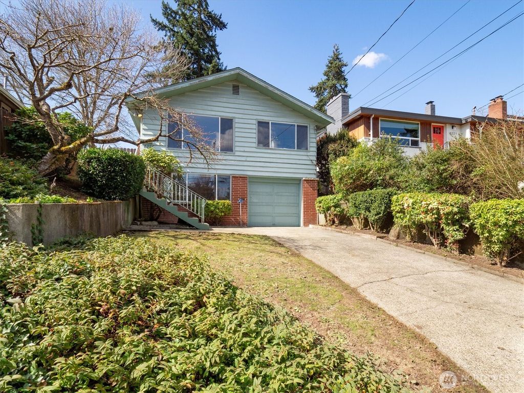 Photo of 4225 46th Avenue S, Seattle, WA 98118 (MLS # 2498687)