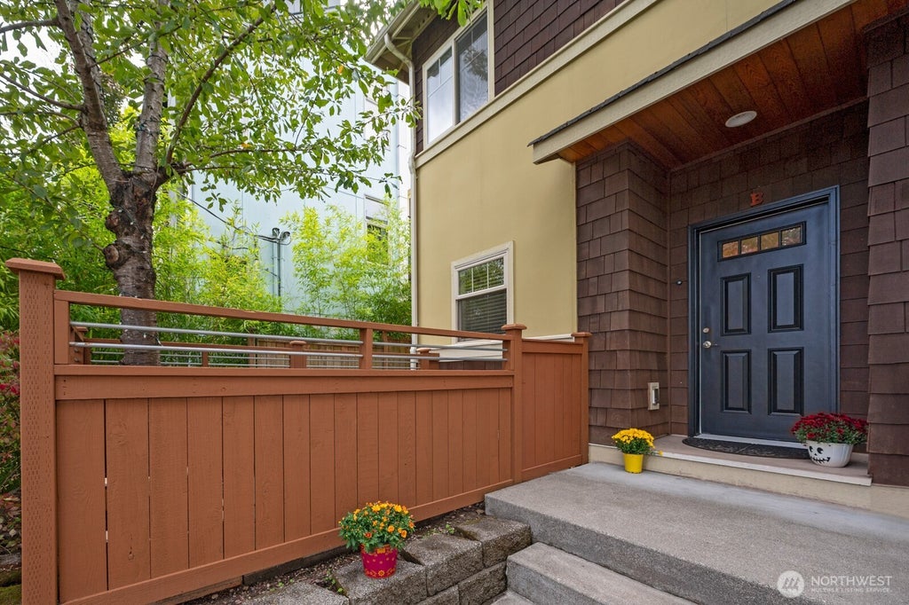 Photo of 1835 24th Ave AVE #B, Seattle, WA 98122 (MLS # 2589586)