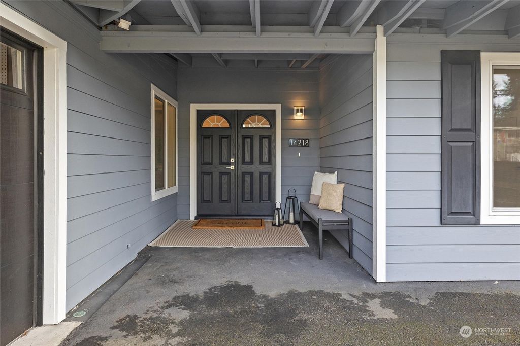 Photo of 14218 119th Avenue NE, Kirkland, WA 98034 (MLS # 2314284)