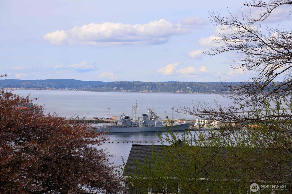 Photo of 515 Laurel Drive, Everett, WA 98201 (MLS # 2355722)