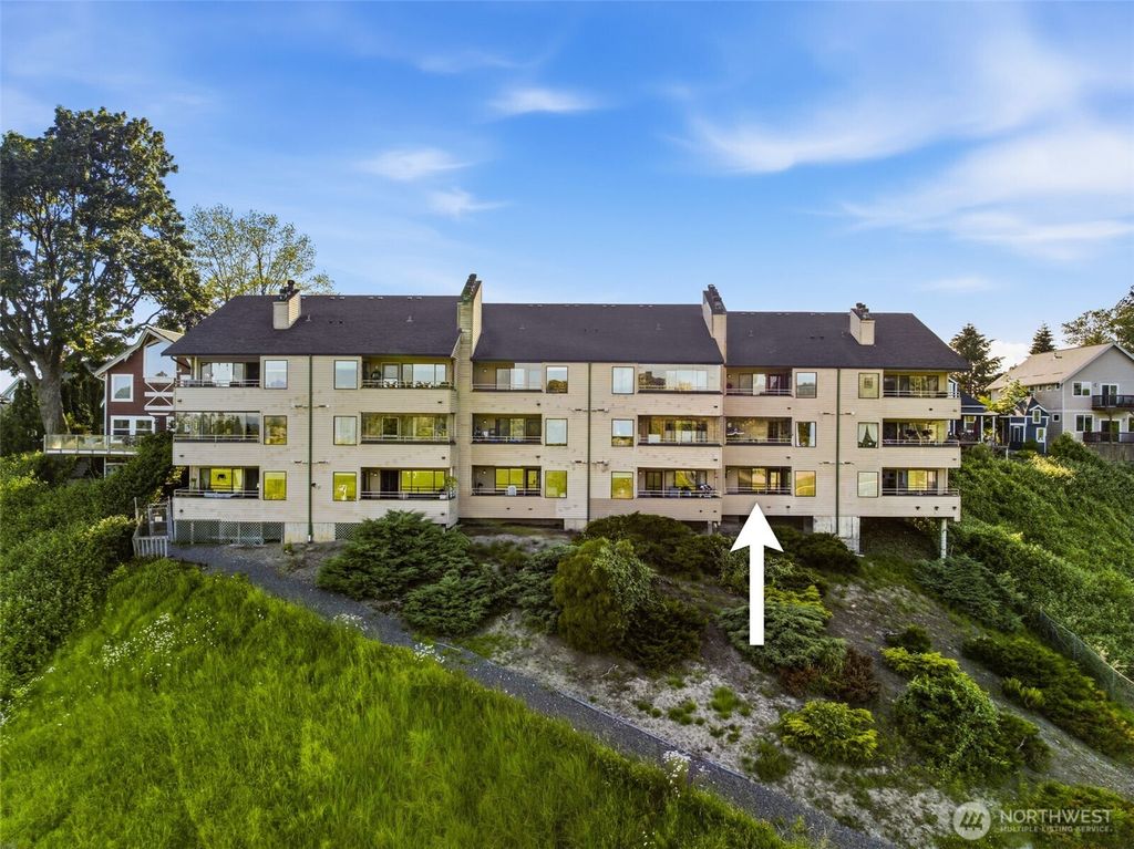 Photo of 101 Pine Ave AVE #105, Snohomish, WA 98290 (MLS # 2530169)