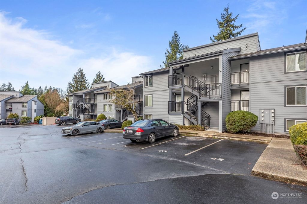 Photo of 2511 NE 4th Street #314, Renton, WA 98056 (MLS # 2192560)