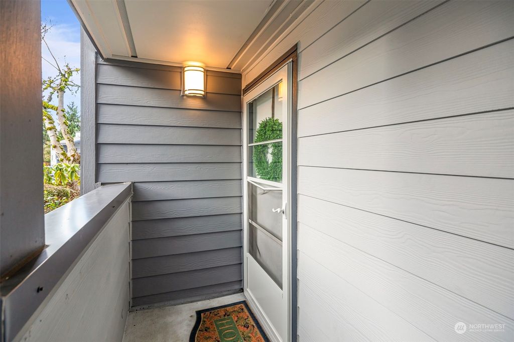 Photo of 2511 NE 4th Street #314, Renton, WA 98056 (MLS # 2192560)