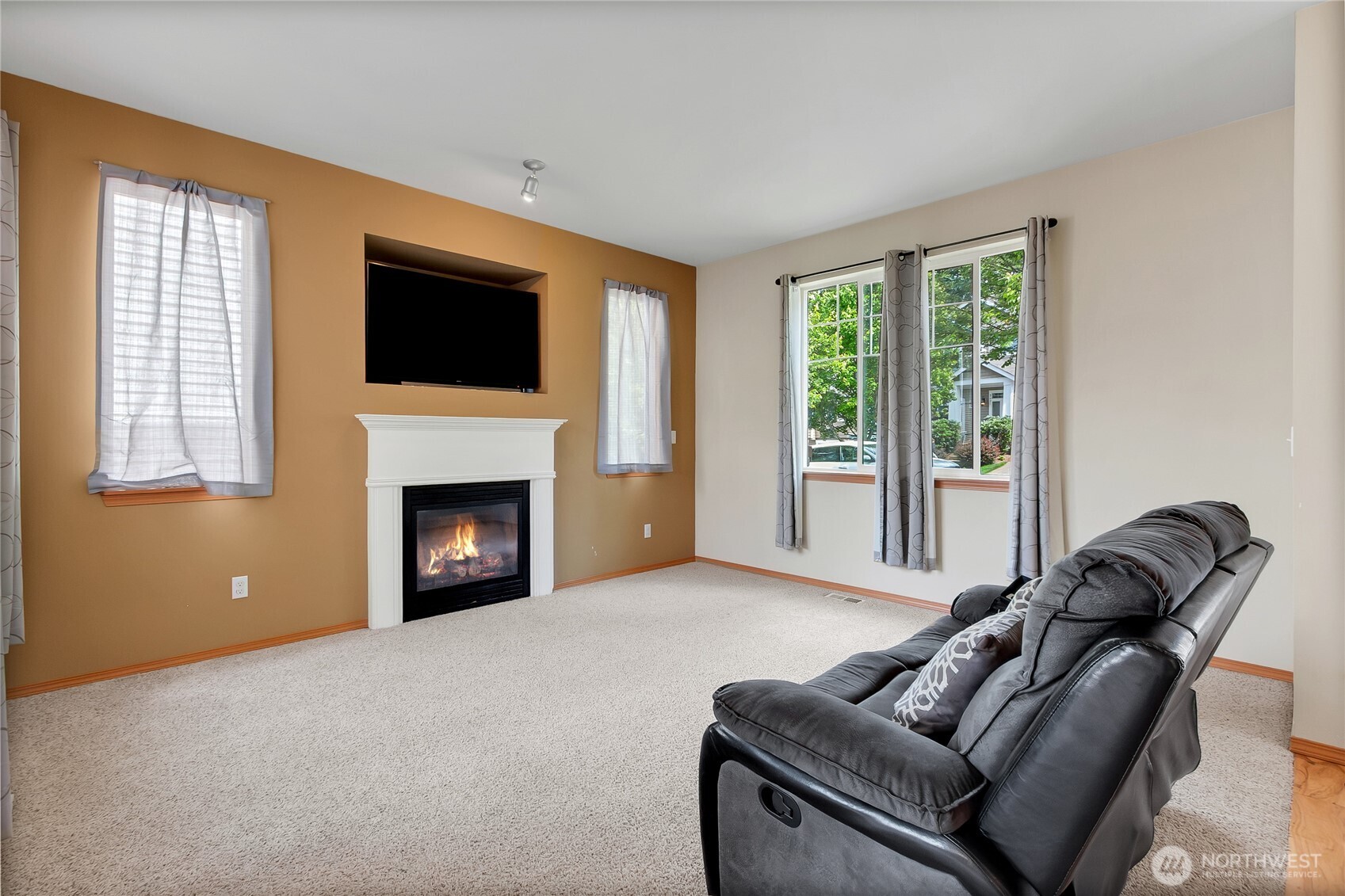 2420 Chateau Drive