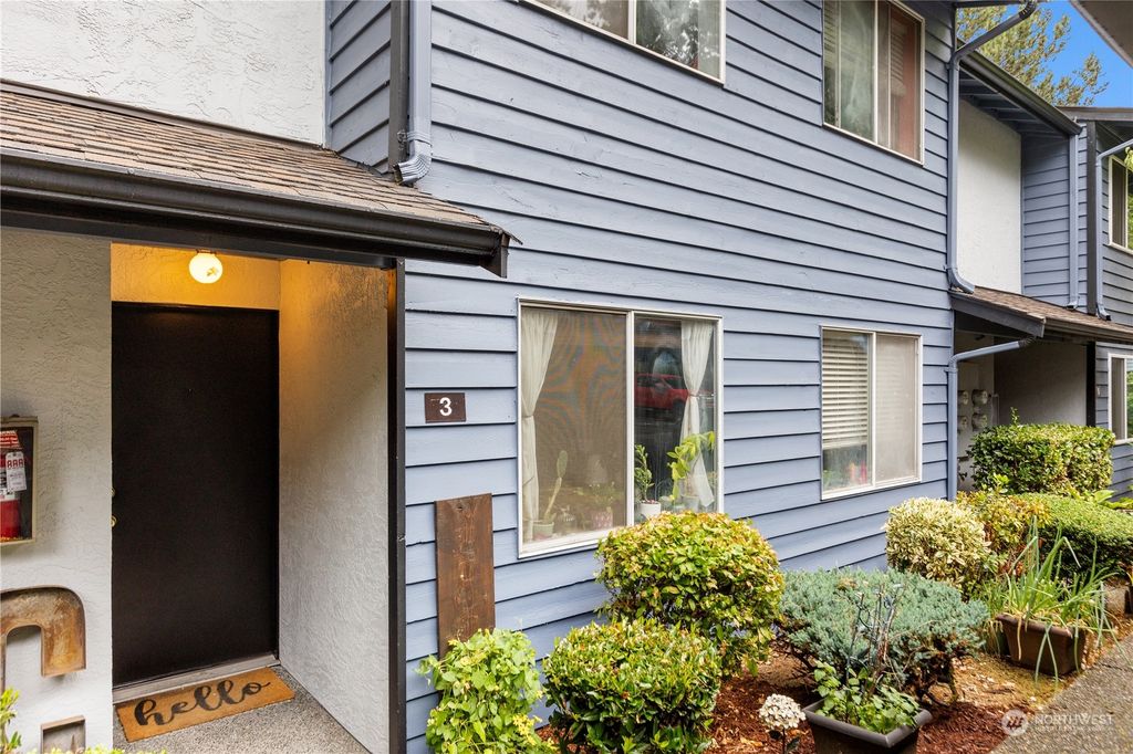 Photo of 290 NW Newport Way #A-3, Issaquah, WA 98027 (MLS # 2182816)