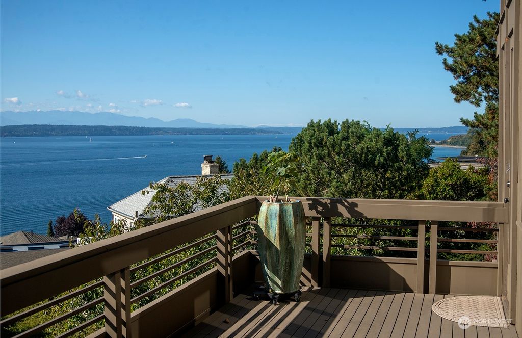 Photo of 2587 Magnolia Boulevard W, Seattle, WA 98199 (MLS # 2171885)