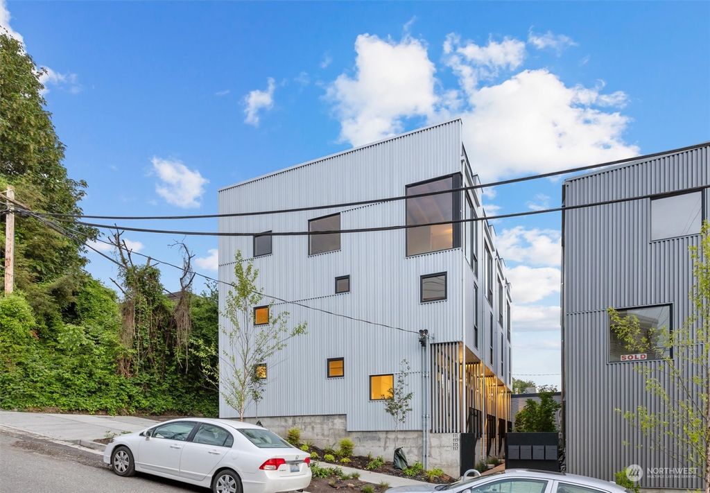 Photo of 111 E Allison Street, Seattle, WA 98102 (MLS # 2276047)