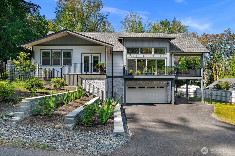 971 Lakewood Lane