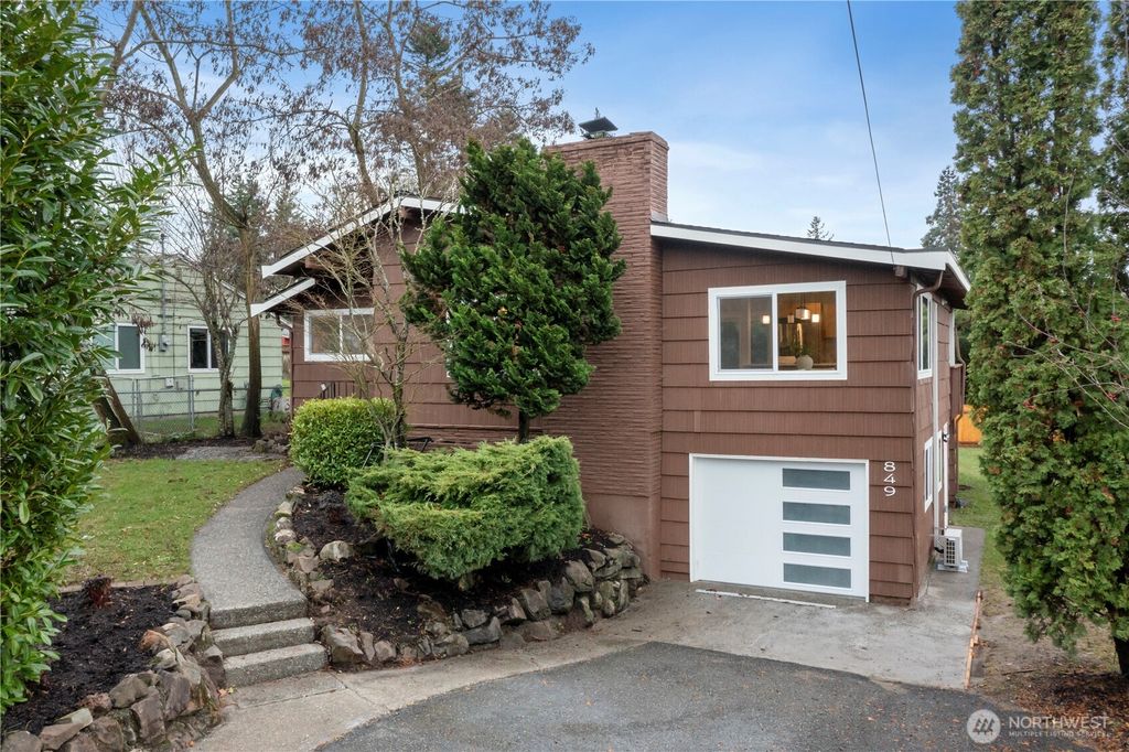 Photo of 849 SW 125th Street, Seattle, WA 98146 (MLS # 2464145)