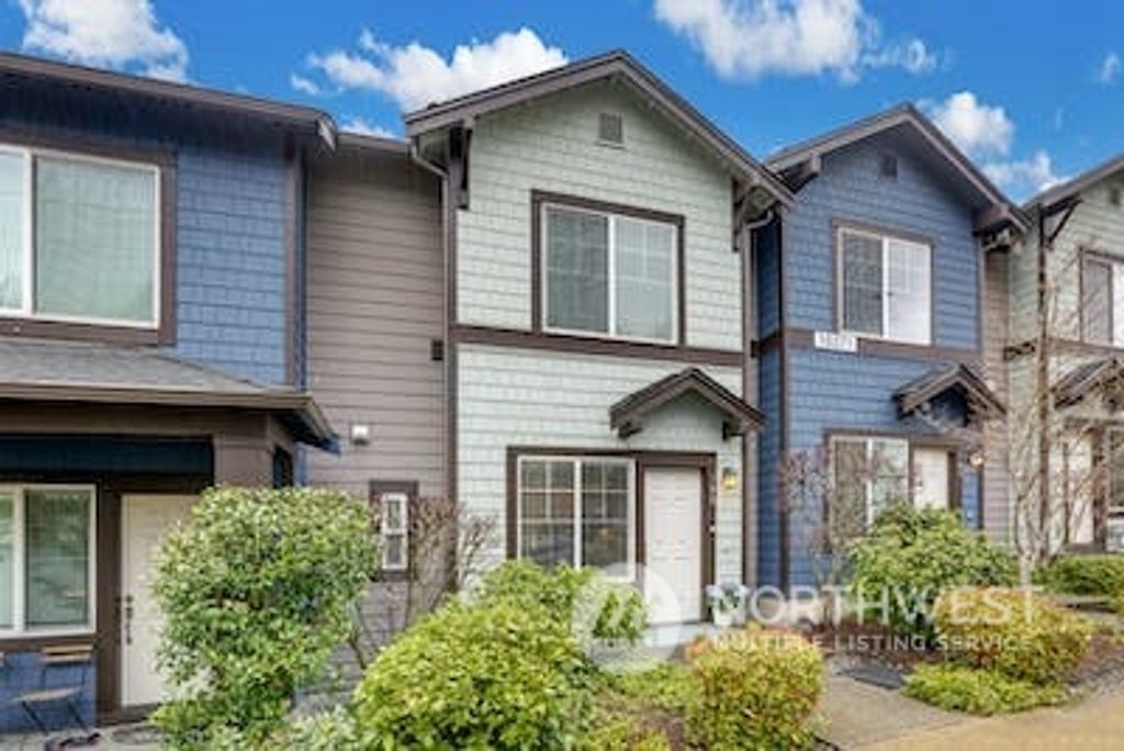 Photo of 10371 156th Place NE #102, Redmond, WA 98052 (MLS # 2061178)