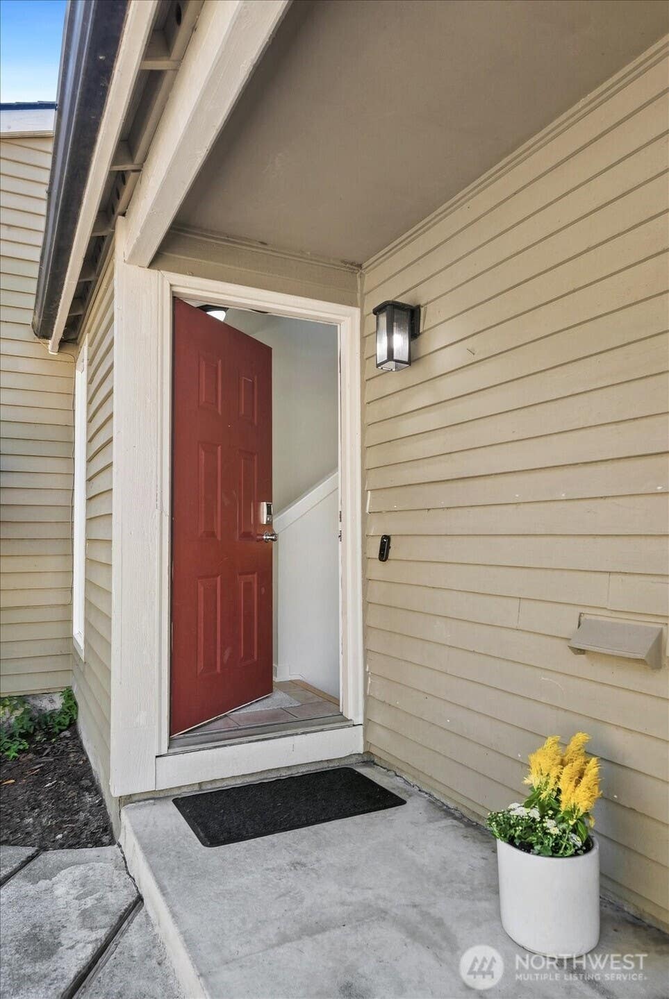Photo of 11411 102nd Court NE, Kirkland, WA 98033 (MLS # 2571202)