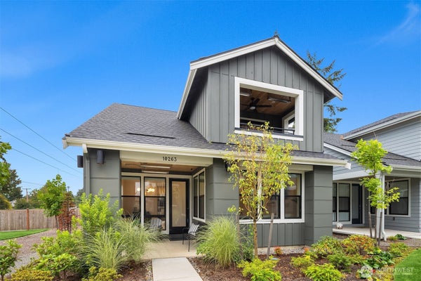 10263 135TH CIR NE # 33, KIRKLAND, WA 98033 - Image 2da759582a74f9f2107baffc0d2ba98d/564442084
