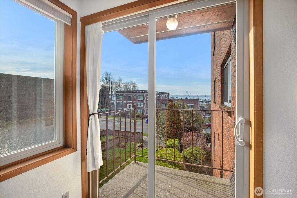 Photo of 2619 Rucker Avenue #5, Everett, WA 98201 (MLS # 2467559)